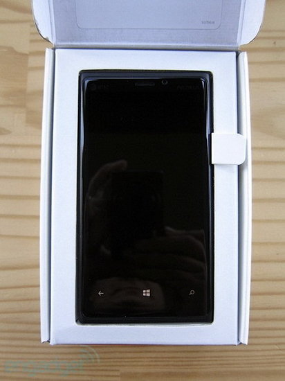 诺基亚Lumia920零售版开箱 诺基亚Lumia920零售版开箱