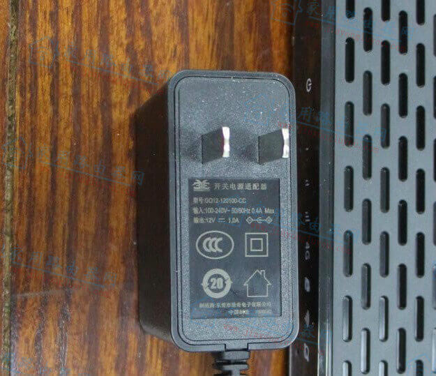 磊科4G无线路由器G1拆机图解