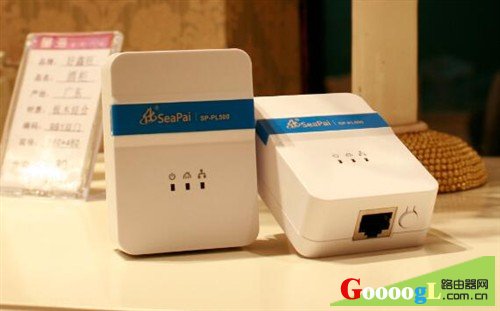 Ϊ�����ҵ����⣬���죬��������ѡ���� SeaPaiƷ�Ƶ�һ�����ߵ���èSP-PL500��һ��С��������·����SP-WR300��ʵ�ּ�ͥWIFIȫ��λ���ǡ�����è�ṩ��һ����ѵ�������뷽ʽ����һ��SP-PL500���ߵ���èͨ��������·������LAN������������ǽ�壬��ͨ��Դ��