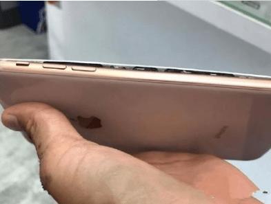 iphone8充电爆裂怎么回事 iphone8电池为什么会爆炸
