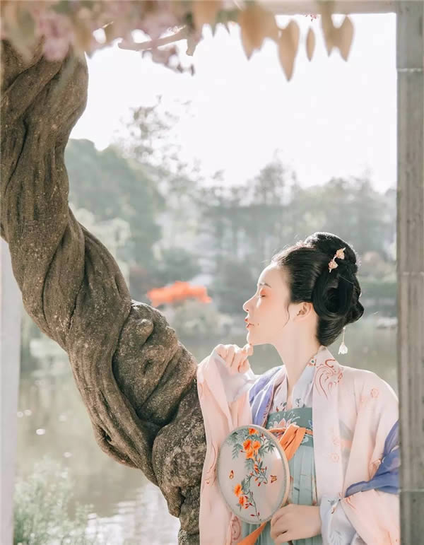 PS���⾰����Ů����Ƭ����ͨ͸�ŵ�ɫ��
